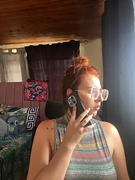 CoraVibes online show from October 7, 2025, 7:55 pm