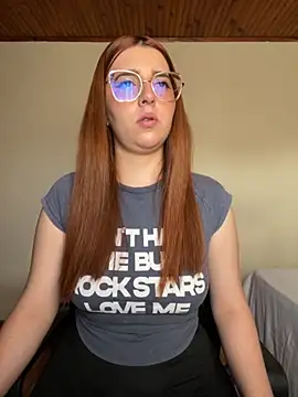 CoraVibes online show from November 19, 2025, 11:54 am