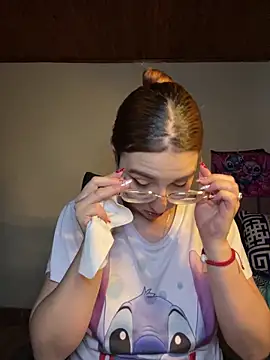 CoraVibes online show from December 15, 2025, 11:58 am