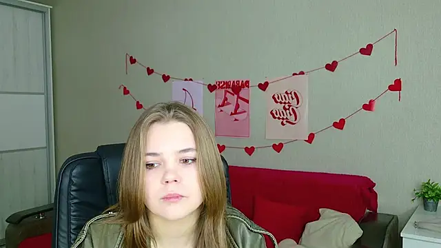 LeksaLove online show from April 19, 2026, 5:12 pm