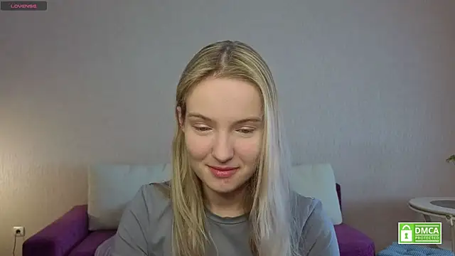 HongTomczak online show from July 3, 2026, 7:37 am