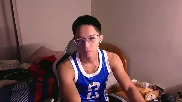 iron0401 online show from March 7, 2026, 7:00 pm