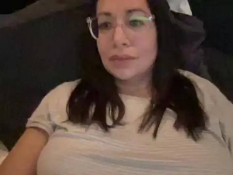 Snapshot of RosaFreya chatting on March 11, 2026, 9:26 am RosaFreya online show from March 11, 2026, 9:26 am