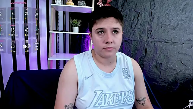 IanGilbert online show from October 16, 2025, 9:27 pm