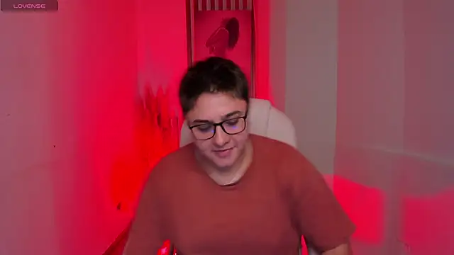 Snapshot of IanGilbert chatting on February 16, 2026, 8:49 pm IanGilbert online show from February 16, 2026, 8:49 pm