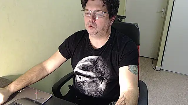 blueandwhite1 online show from January 8, 2026, 5:26 pm