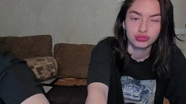 muuur fam online show from September 18, 2025, 8:44 pm