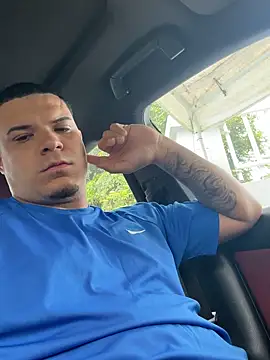 YadielPublic online show from September 19, 2025, 5:35 pm