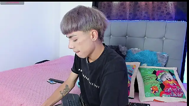 Snapshot of Playboy_Andersex chatting on October 20, 2025, 8:53 pm Playboy Andersex online show from October 20, 2025, 8:53 pm