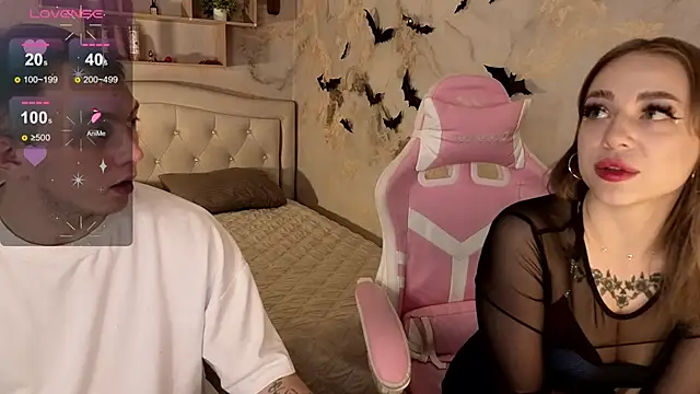 Crystal-Nuts online show from December 14, 2025, 11:20 pm