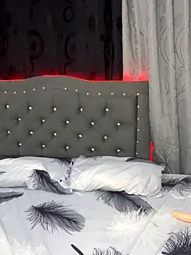 Snapshot of katy_cutie_ chatting on October 16, 2025, 3:51 am katy cutie  online show from October 16, 2025, 3:51 am