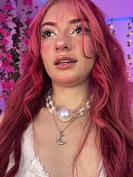 LucyGray online show from April 8, 2026, 9:37 pm