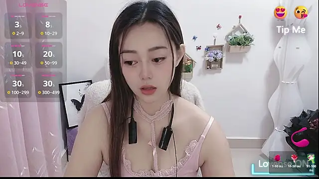 Abb-qiaoyi online show from November 13, 2025, 8:30 pm