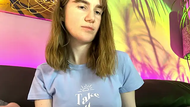 Snapshot of velina__ chatting on September 18, 2025, 4:09 pm velina   online show from September 18, 2025, 4:09 pm