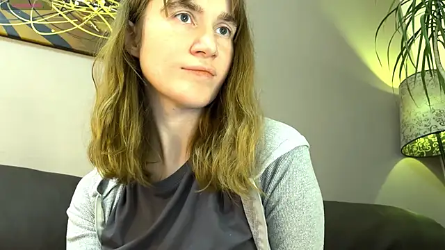 Snapshot of velina__ chatting on October 19, 2025, 8:31 pm velina   online show from October 19, 2025, 8:31 pm