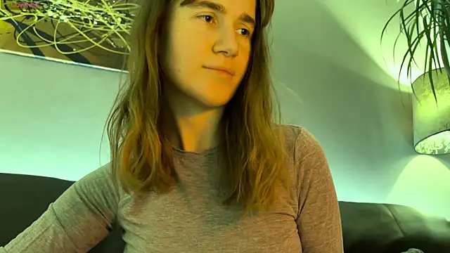 velina   online show from December 17, 2025, 9:10 pm