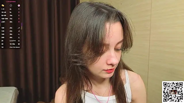 Snapshot of VineciaDestors chatting on October 4, 2025, 5:55 pm VineciaDestors online show from October 4, 2025, 5:55 pm