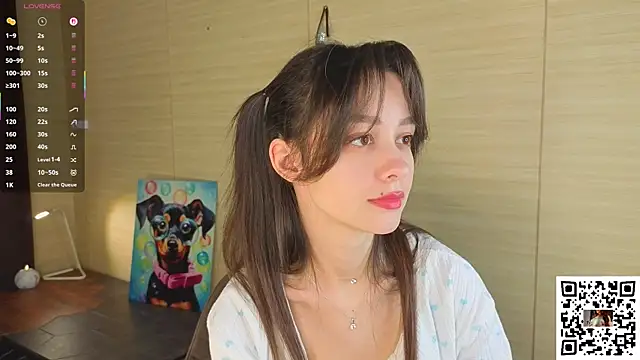 Snapshot of VineciaDestors chatting on October 17, 2025, 1:57 pm VineciaDestors online show from October 17, 2025, 1:57 pm