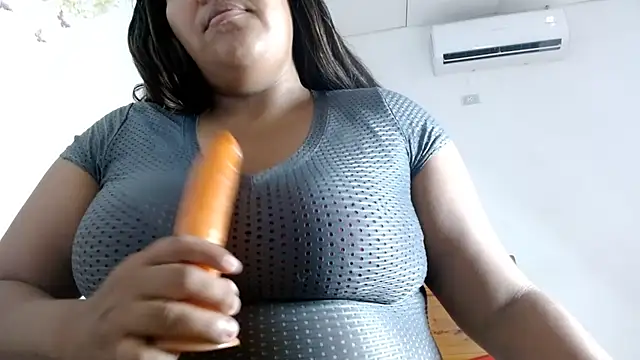 69smallstar online show from December 3, 2025, 6:17 pm