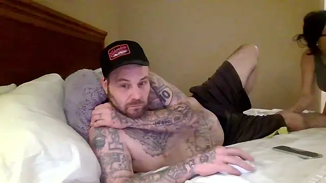 RaynLiz online show from January 18, 2026, 1:59 pm