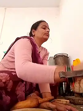 Suhani hot12 online show from February 7, 2026, 7:12 am