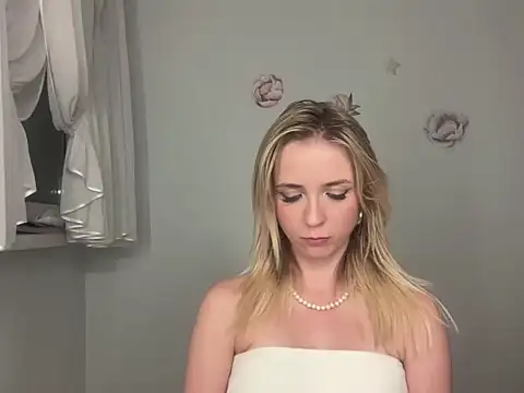 Snapshot of ClaudiaAmore chatting on September 8, 2025, 8:19 pm ClaudiaAmore online show from September 8, 2025, 8:19 pm