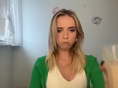 Snapshot of ClaudiaAmore chatting on September 25, 2025, 2:21 pm ClaudiaAmore online show from September 25, 2025, 2:21 pm