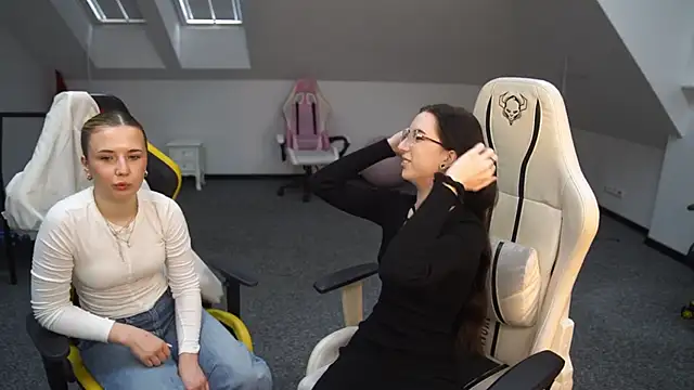 Snapshot of _Lili_054 chatting on September 16, 2025, 10:16 am  Lili 054 online show from September 16, 2025, 10:16 am