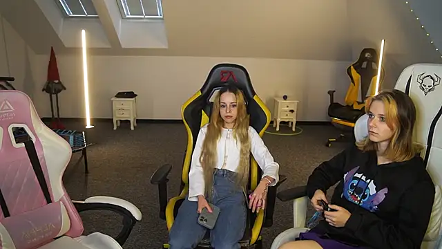 Snapshot of _Lili_054 chatting on September 30, 2025, 10:42 am  Lili 054 online show from September 30, 2025, 10:42 am