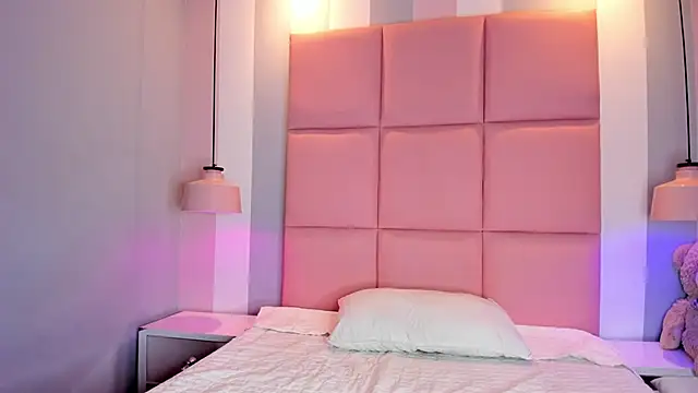 CarolinaFerrer online show from October 13, 2025, 2:50 pm