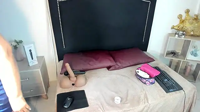 Snapshot of LucianaBlackwell chatting on February 25, 2026, 1:43 pm LucianaBlackwell online show from February 25, 2026, 1:43 pm