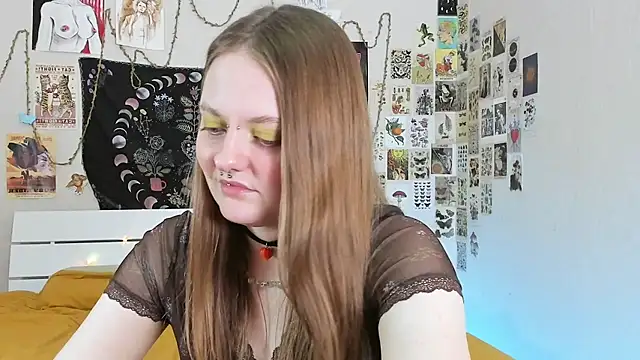 WonderConnie1 online show from October 25, 2025, 1:07 pm