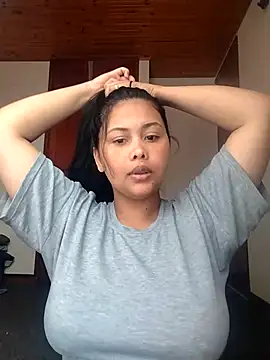 Snapshot of Alessandraa- chatting on June 6, 2026, 8:35 pm Alessandraa- online show from June 6, 2026, 8:35 pm