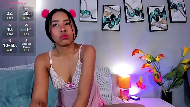 SophieW1 online show from December 20, 2025, 12:12 pm