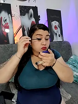 SafiroFer online show from November 14, 2025, 9:02 pm