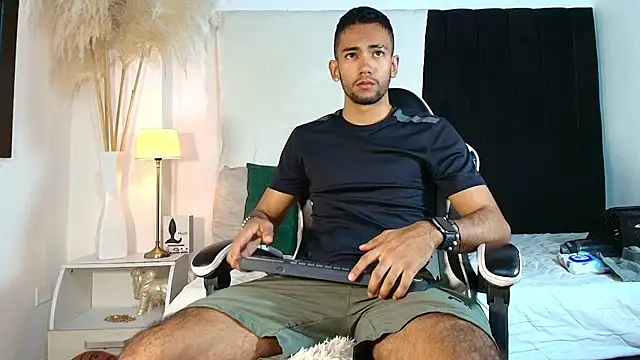 MaicolParker  online show from June 26, 2026, 12:42 pm