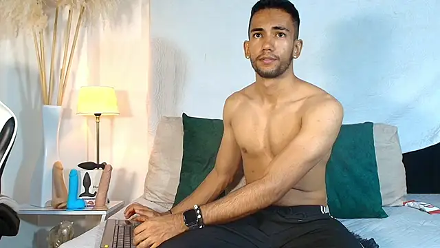 MaicolParker  online show from July 9, 2026, 12:31 pm