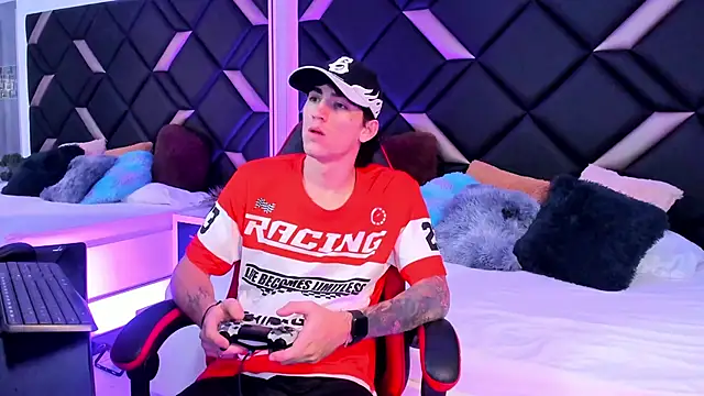 Snapshot of Handsomeboyss19 chatting on October 18, 2025, 2:36 am Handsomeboyss19 online show from October 18, 2025, 2:36 am