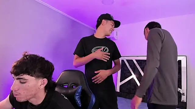 Handsomeboyss19 online show from February 6, 2026, 2:05 am