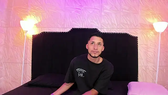 Snapshot of Akame_Draco chatting on September 11, 2025, 3:28 am Akame Draco online show from September 11, 2025, 3:28 am