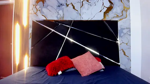 Snapshot of Akame_Draco chatting on October 7, 2025, 3:47 am Akame Draco online show from October 7, 2025, 3:47 am