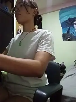 Snapshot of kiss_mm chatting on November 11, 2025, 3:39 am kiss mm online show from November 11, 2025, 3:39 am