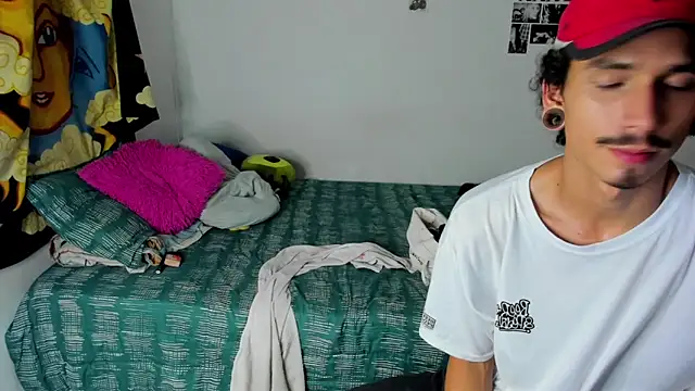 Snapshot of lordpussy__ chatting on May 27, 2026, 2:08 am lordpussy online show from May 27, 2026, 2:08 am