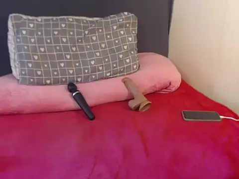 Snapshot of Hotgirl87 chatting on October 5, 2025, 11:30 am Hotgirl87 online show from October 5, 2025, 11:30 am