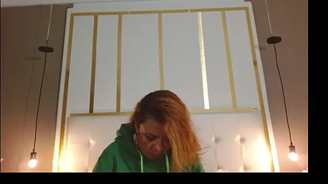 Snapshot of rose_channel1 chatting on October 18, 2025, 8:37 am rose channel1 online show from October 18, 2025, 8:37 am