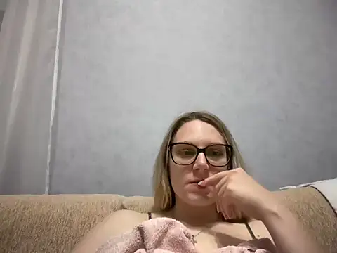 NikexPretty online show from May 5, 2026, 7:22 pm