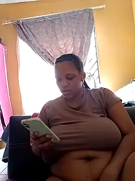 HappygalTheQueen online show from November 13, 2025, 12:15 pm