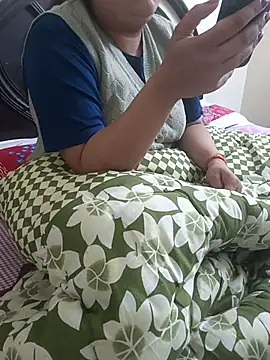 payal 261072  online show from December 20, 2025, 5:58 am