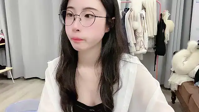 Freya7777 online show from January 11, 2026, 2:33 pm