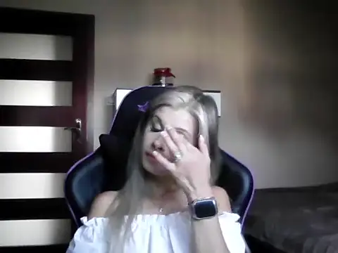 KristineGlow online show from September 10, 2025, 6:13 am